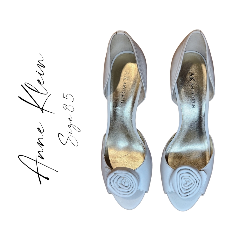 Anne Klein Akkalei White Leather Rosette Pump